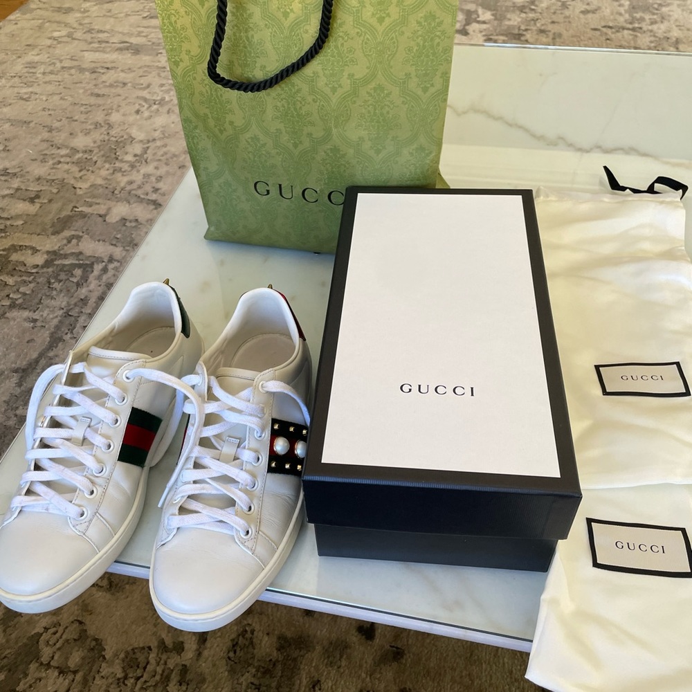 Women’s Gucci Ace sneakers with spikes and pearls ❤️